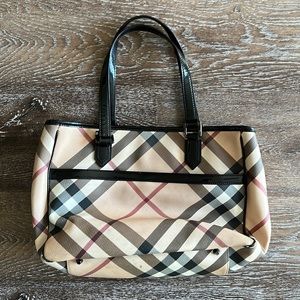 BURBERRY Nova Check Patent Trim Shopper Tote in Black